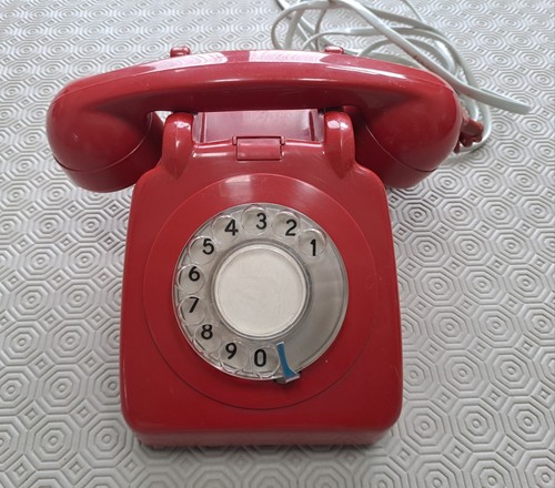 Red gpo rotary dial telephone - red,